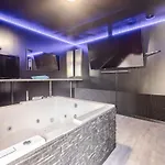 Salle De Cinema Et Jaccuzi Villa