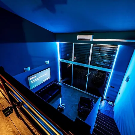 Salle De Cinema Et Jaccuzi * 모기오