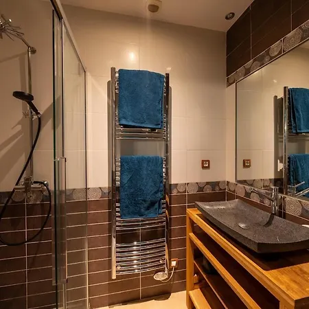 Salle De Cinema Et Jaccuzi Mauguio