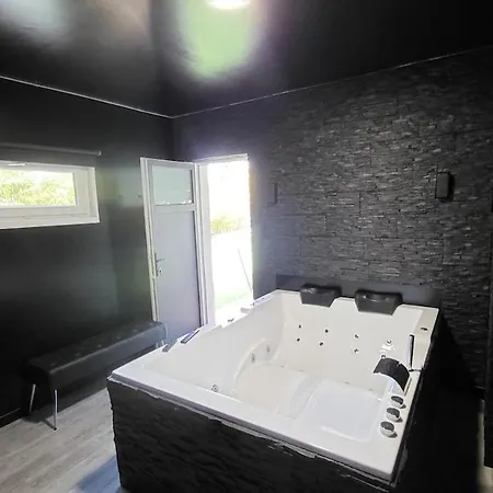 Salle De Cinema Et Jaccuzi Villa *